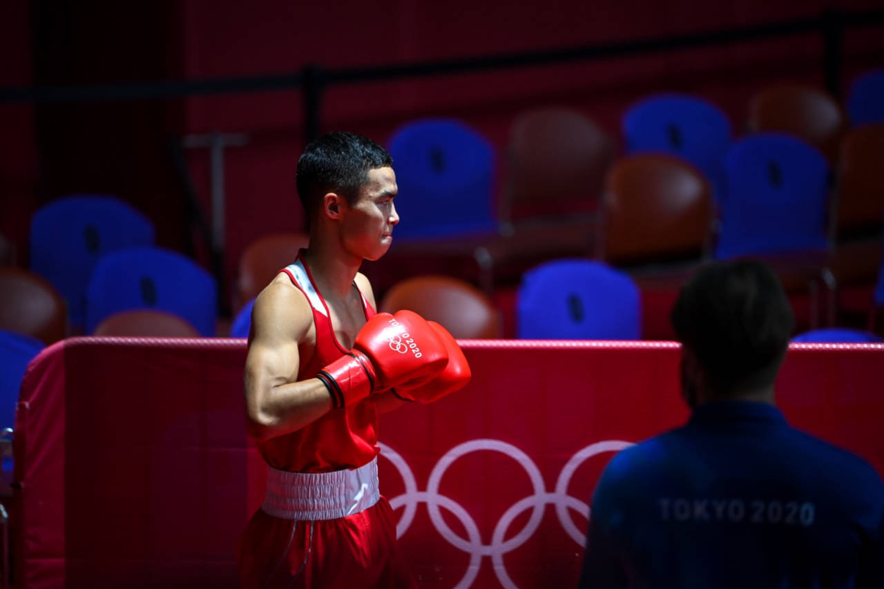 Боксер Сакен Бибосынов завоевал бронзу на Олимпийских играх в Токио