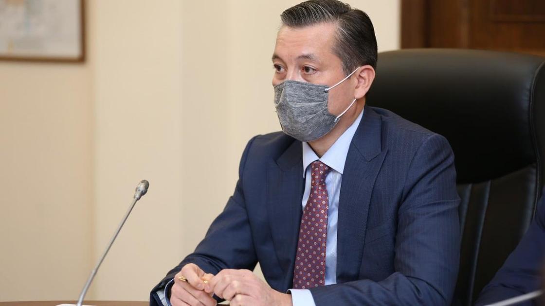 Новому министру экологии сделали замечание за незнание казахского языка