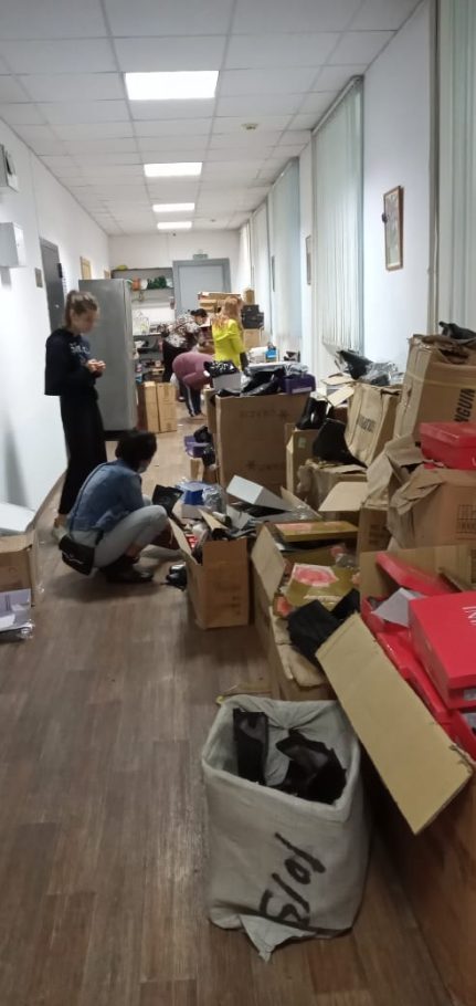 Более тысячи пар обуви фонд «Жанашыр бол» раздал нуждающимся