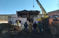 Рабочий, заваленный бетонными блоками при обрушении здания в Троицке, погиб