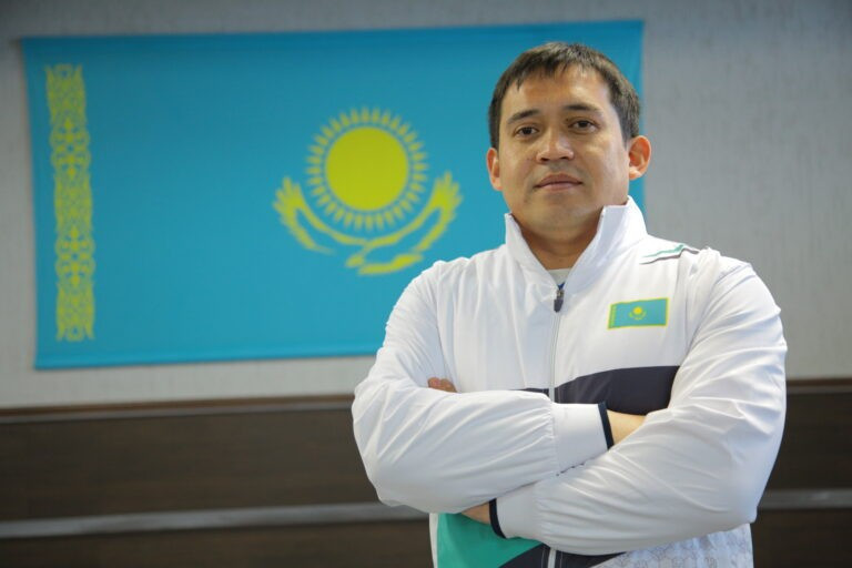 Главный тренер сборной Казахстана по тяжелой атлетике Бахыт Ахметов отстранен от должности