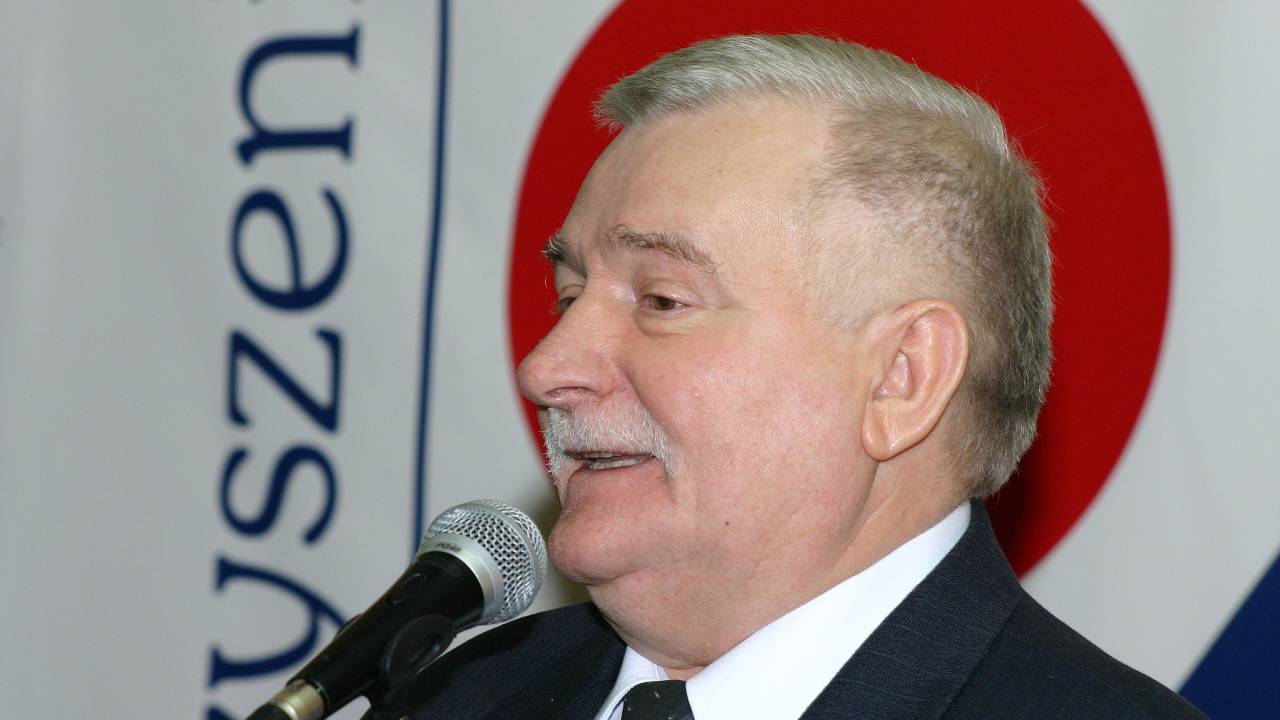 Экс-президенту Польши грозит до восьми лет лишения свободы