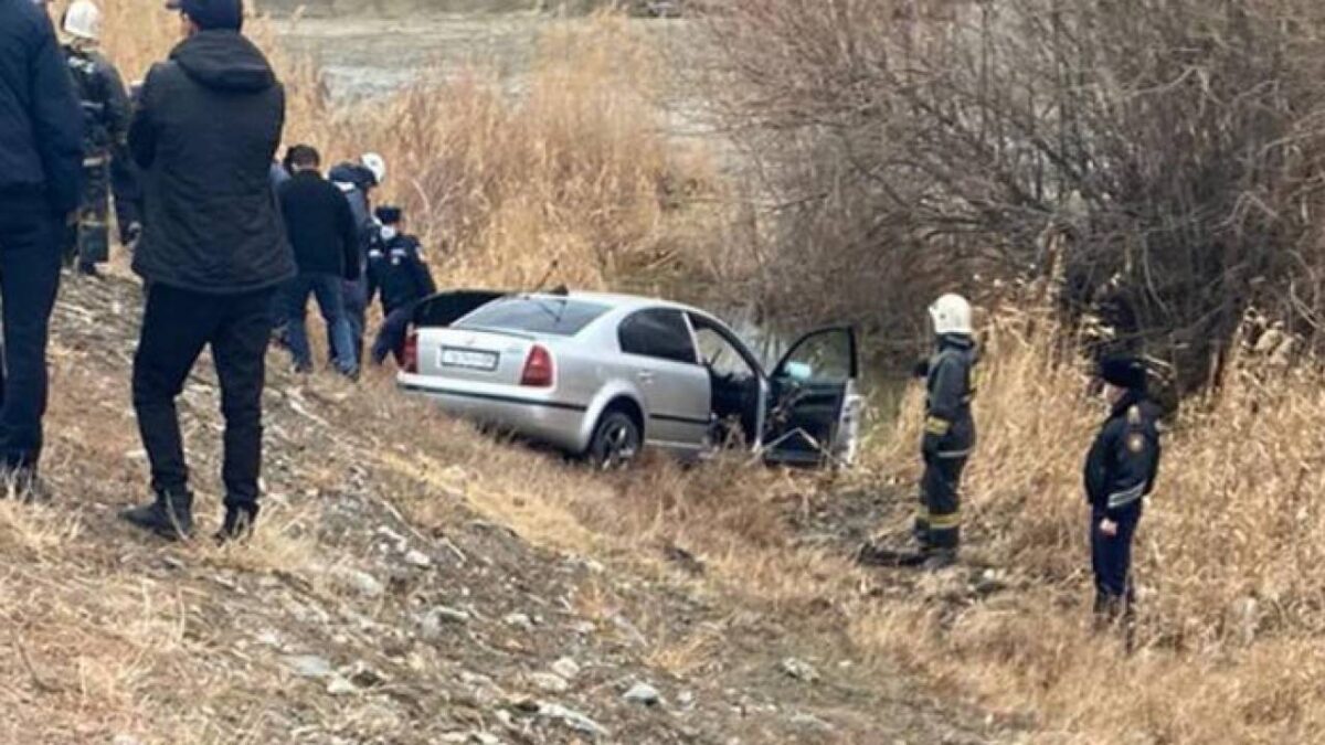 Трех пропавших человек из одной семьи нашли мертвыми в болоте в Алматинской области