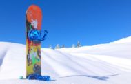 На курорте в Сочи сноубордист упал в сугроб головой и погиб