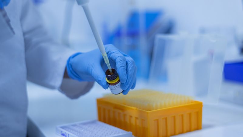 ВОЗ отреагировала на появление нового штамма коронавируса во Франции