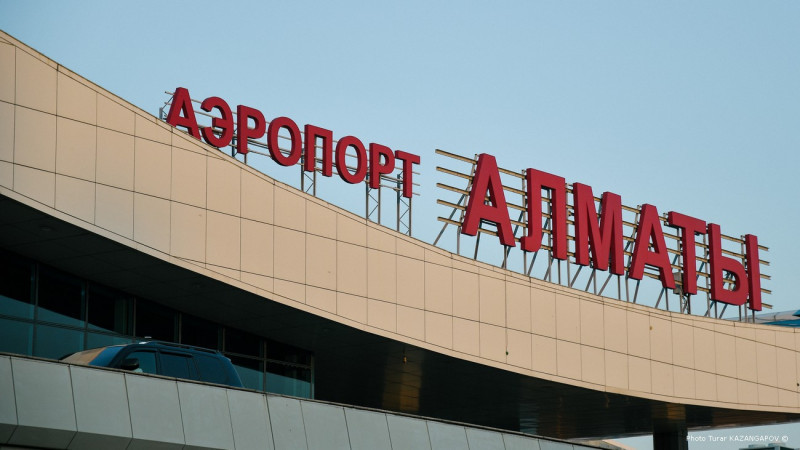 Аэропорт Алматы не будет работать до 9 января