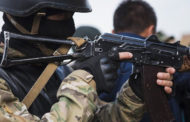 300 человек с оружием, деньгами и ценностями пытались покинуть Казахстан