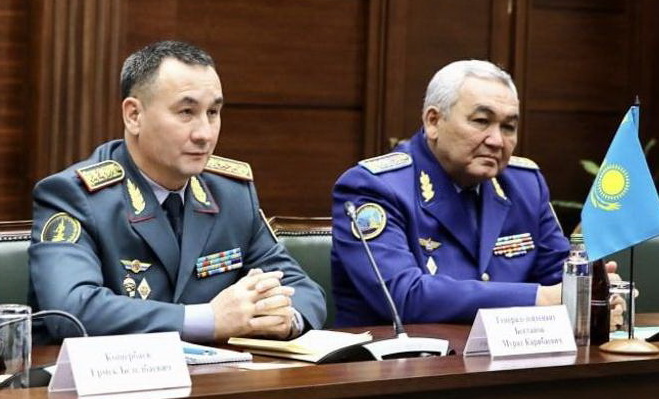 Чем экс-глава Минобороны Бектанов не угодил Токаеву и чего ждать от нового министра