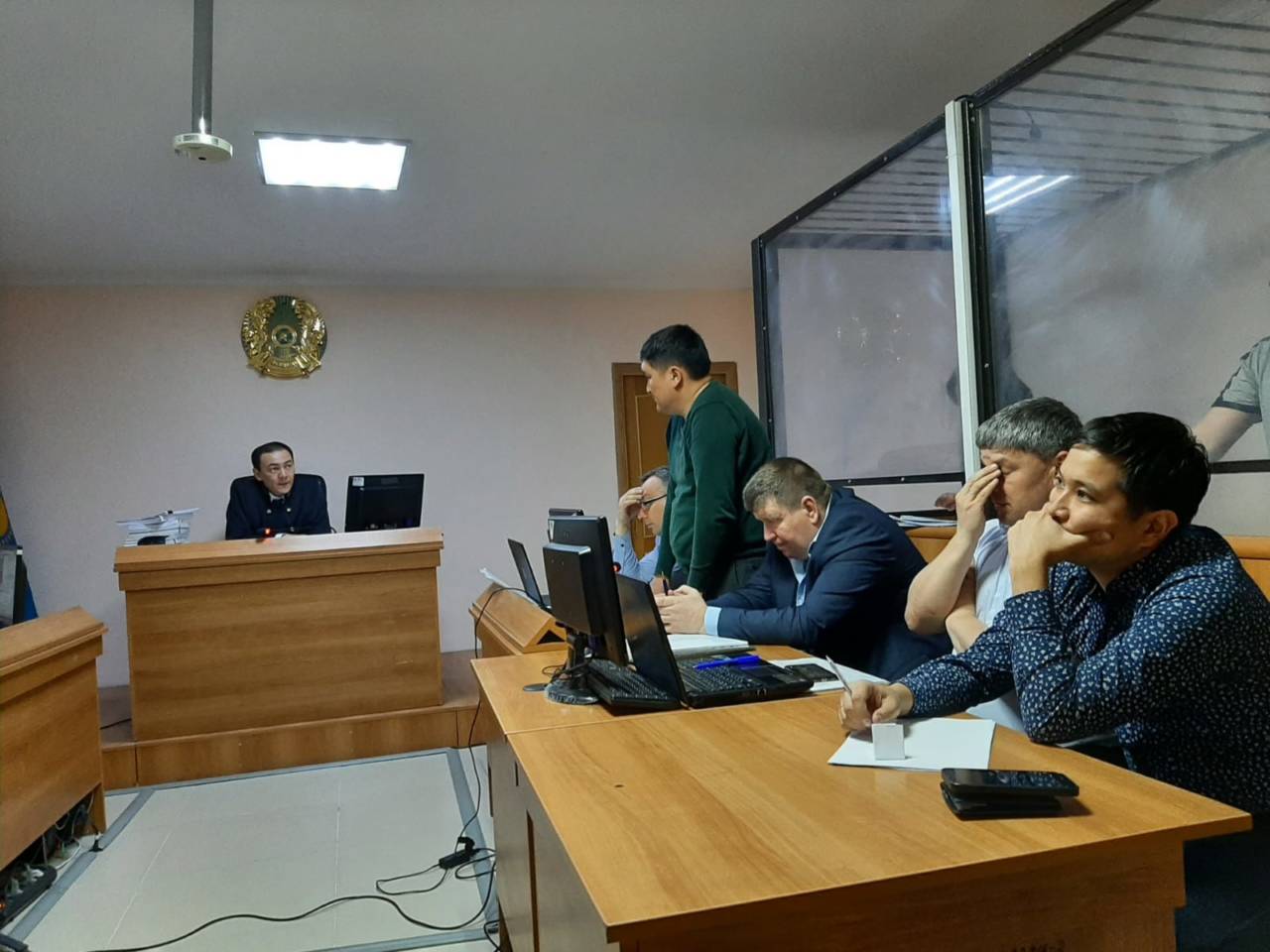 Экс-чиновник Костанайского района вину признал частично, а его сообщники не признали обвинение