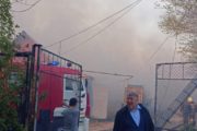 Крупный пожар в Костанае: огонь перекинулся на жилые дома