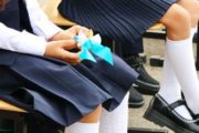 Дети в Талдыкоргане вынуждены ходить в школу в пакетах