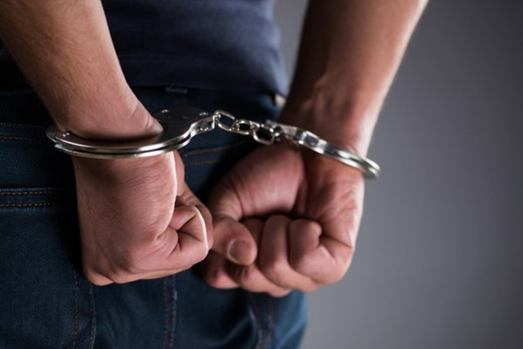 В Костанае 19 летнего парня осудили за убийство соседа на 12 лет лишения свободы