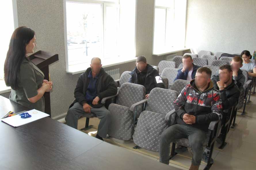 Журналисты обсудили с осужденными из Сарыкольского района, что запрещено делать и публиковать в соцсетях