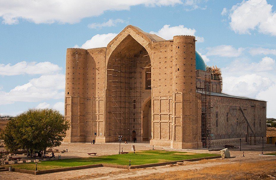 КНБ: Террористы пытались взорвать мавзолей Ходжи Ахмеда Яссауи в Туркестане