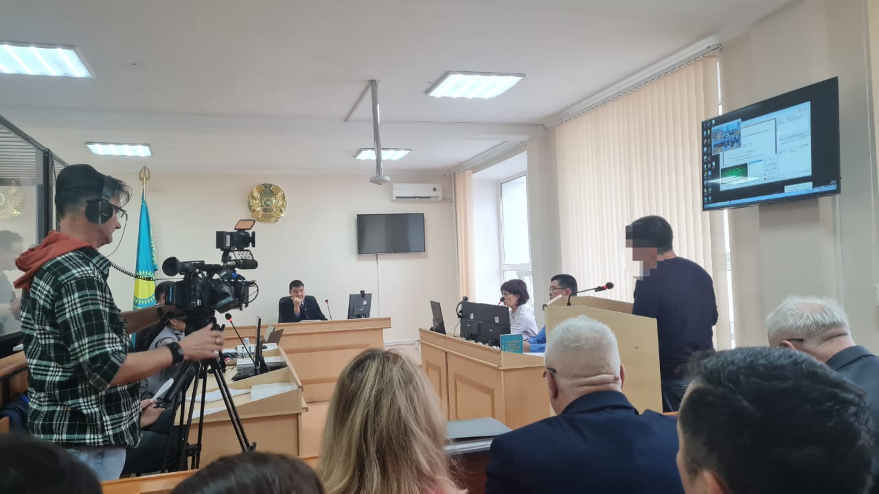 Это были деньги в долг, а не взятка: экс-судья Аскар Дарбаев объяснил, как в его руках оказались 13,5 млн тенге