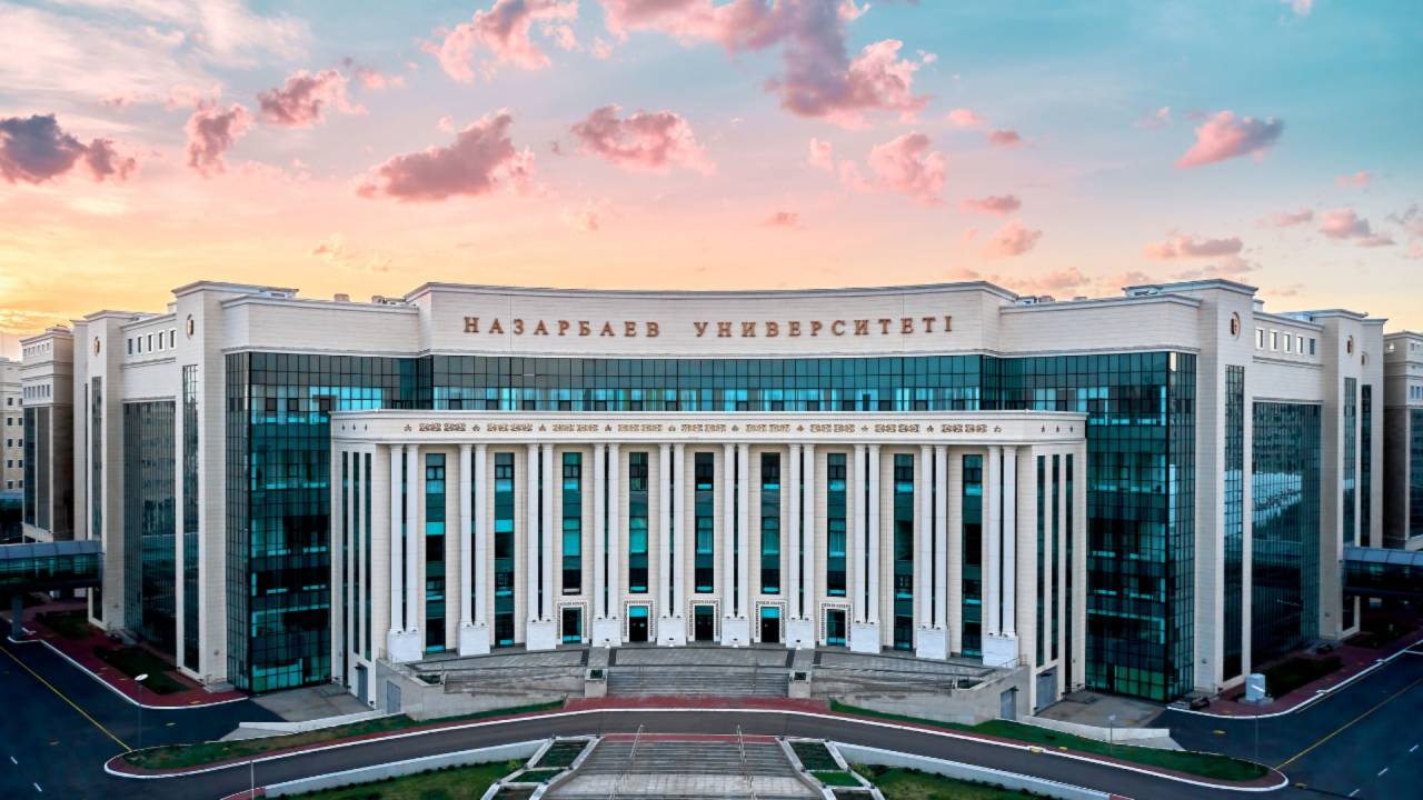 Лишат ли Назарбаев университет особого статуса
