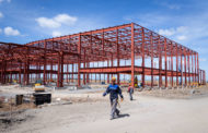 На каком этапе находится строительство завода KIA в Костанае?