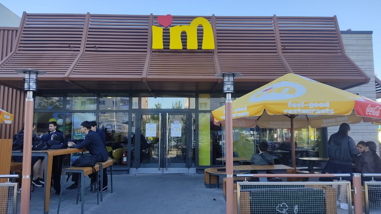 «I’m» против McDonald’s: почувствовали ли костанайцы разницу спустя год, и получилось ли импортозамещение?