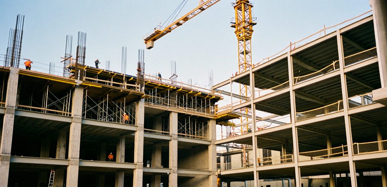 Нацбанк намерен запретить наличку при покупке «долевого жилья» в новостройках