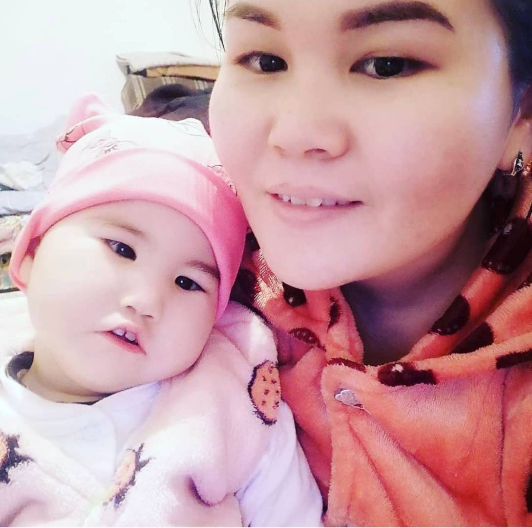 Вдове с пятью детьми из Тобыла нужны деньги на реабилитацию 2,5-летней дочки