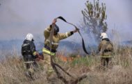 В Камыстинском районе тушат степной пожар, пришедший из Актюбинской области