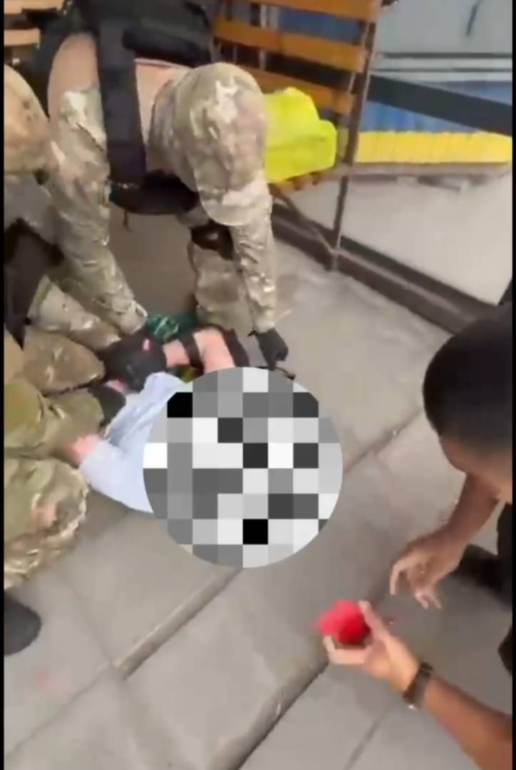 В Костанае задержан серийный вор: он маскировался под электрика и крал в магазинах