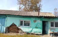 Жительница Карасуского района каждый день рискует жизнью, проживая в аварийном доме