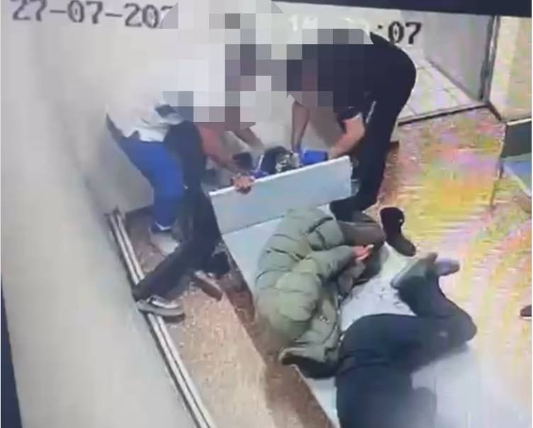 Санитар, избивший мужчину в вытрезвителе Костаная, предстал перед судом