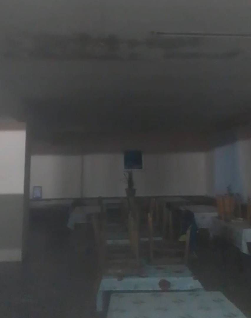 На протекающую крышу в колледже Карабалыка жалуются местные жители