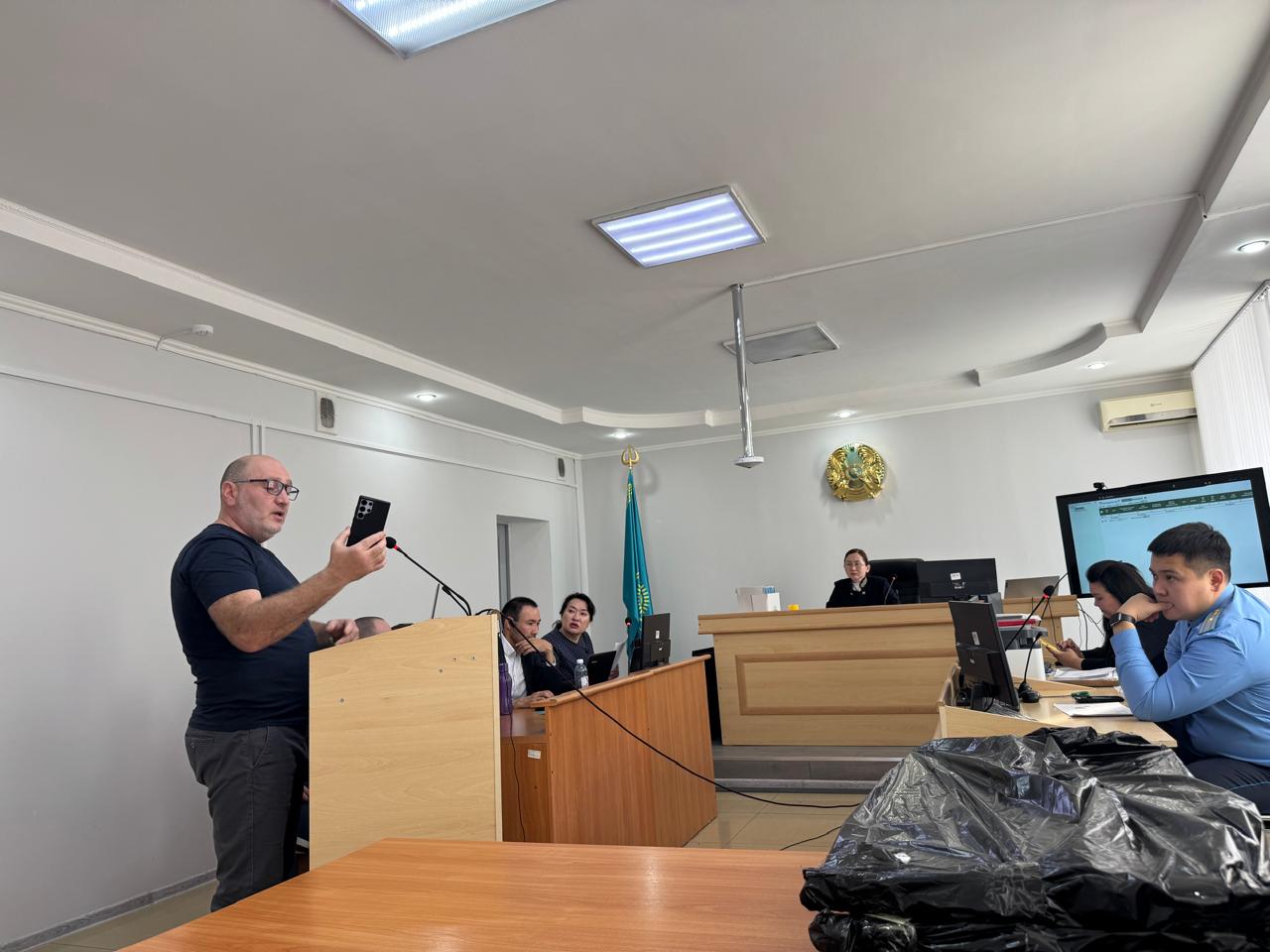 В суде по делу техника «Казтехносвязи» обсуждают законность следственных действий и технические детали обвинения
