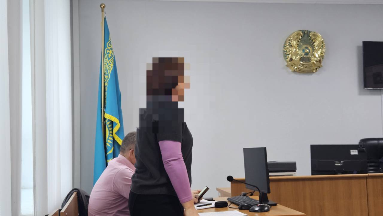 Педагога из Костаная судят за нанесение побоев своему сыну