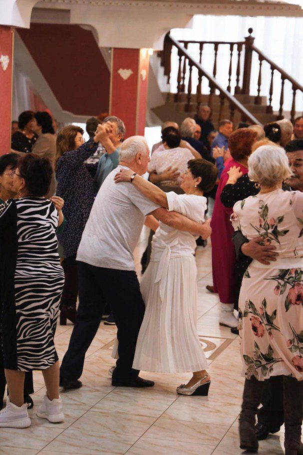 По какой причине костанайские пенсионеры временно остались без ретро-дискотек в ДК «Мирас?