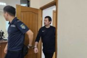 Дело о нападении на судебного исполнителя начали рассматривать в Костанае