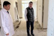 Деньги выделены, а рожать негде: капитальный ремонт костанайского роддома обернулся судами и уголовным делом