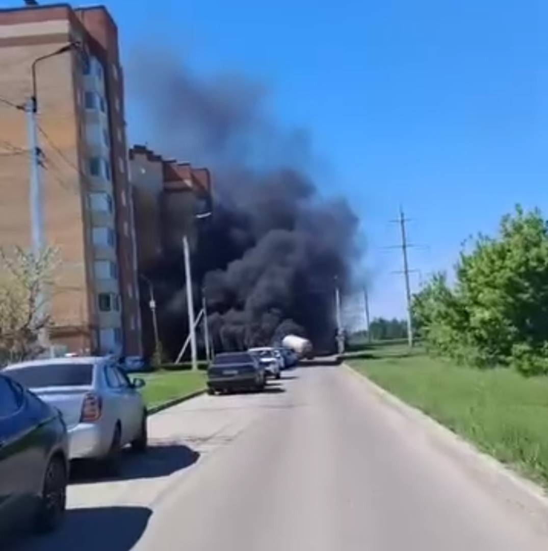 В мкрн «Аэропорт» в Костанае горел автомобиль