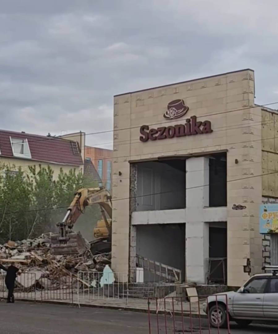В Костанае сносят Наримановский рынок