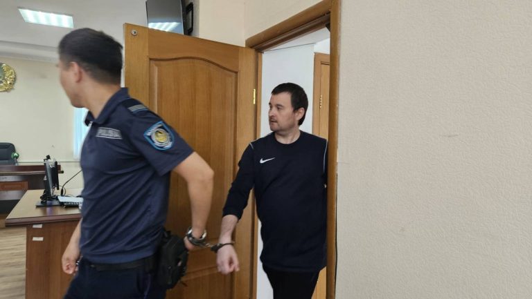 15 лет колонии: в Костанае вынесли приговор напавшему на судебного исполнителя