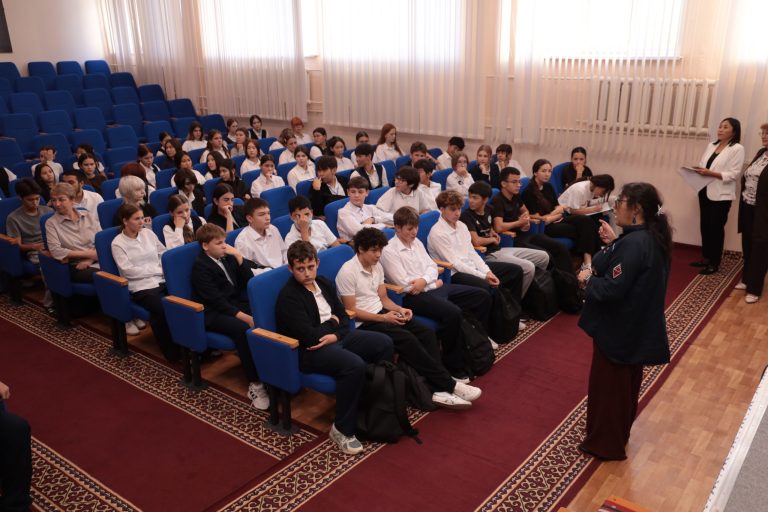 Школьники Тобыла узнали, как защитить себя и своих родных от интернет-мошенников