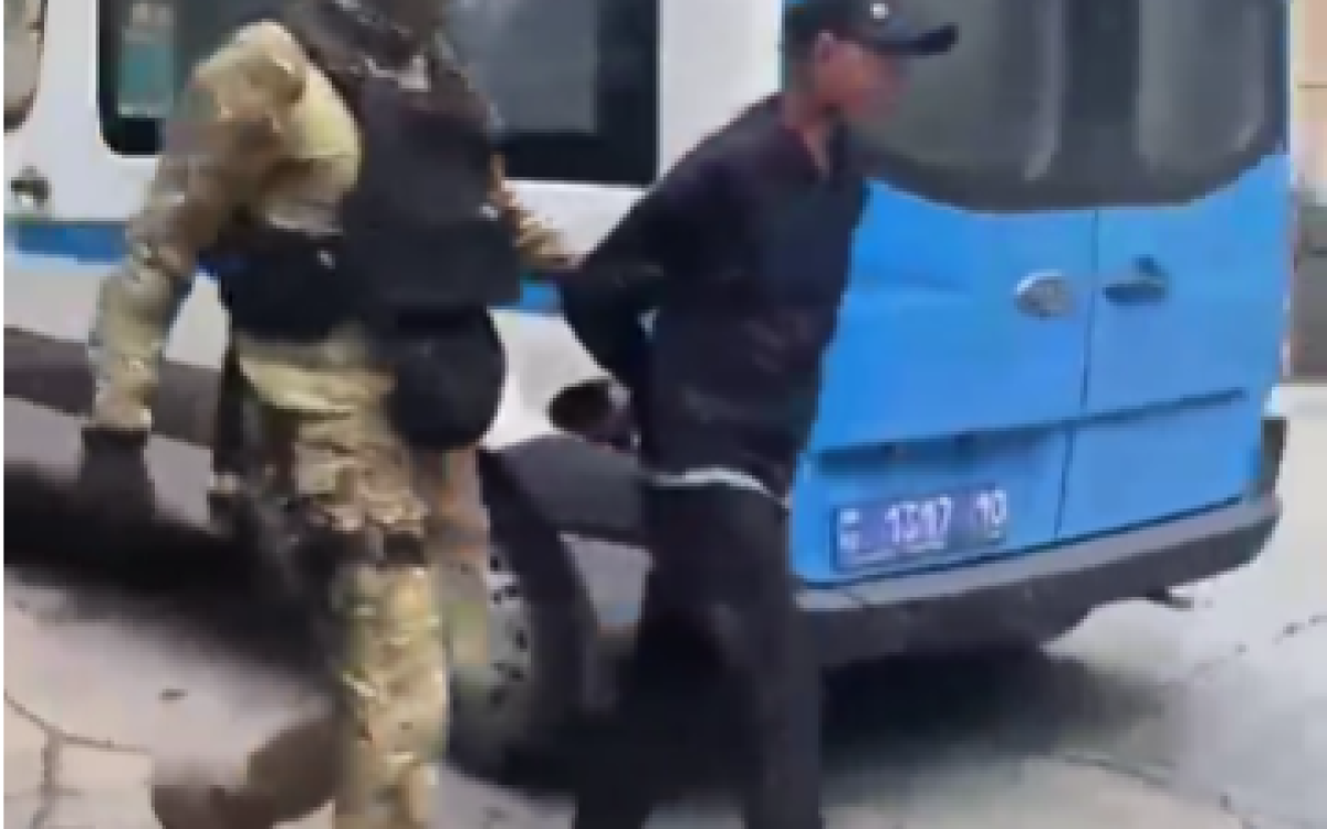 Полиция задержала подозреваемых в серии имущественных преступлений в Костанайской области